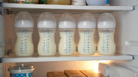 Cùng tìm hiểu những cách bảo quản sữa mẹ - n trong tủ lạnh cho bé dùng dần.

Nhiệt độ bảo quản sữa
Việc bảo quản sữa đúng cách để có thể sử dụng lâu dài là điều mà các mẹ quan tâm nhất. Sữa sau khi vắt cần được can dien tubảo quản đúng cách và đúng nhiệt độ. Sữa để ngoài nhiệt độ phòng trên 26 đ