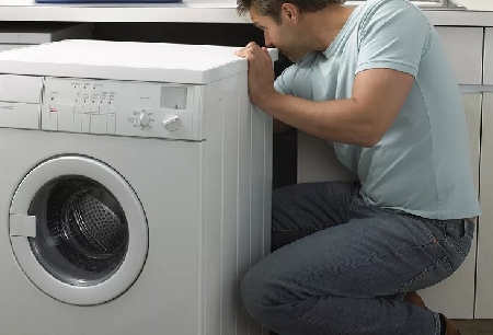 Tại sao máy giặt hay bị rung lắc và cách khắc phục - y cùng tìm câu trả lời từ những mẹo hay dưới đây.

1. Nguyên nhân máy giặt rung lắc hay kêu to bất thường
Khi giặt hoặc vắt thì máy giặt rung là điều bình thường. Tuy nhiên, nếu máy rung lắc quá mạnh hoặc phát ra những tiếng ồn lớn, Cân kỹ thuật điện tử thì chắc c